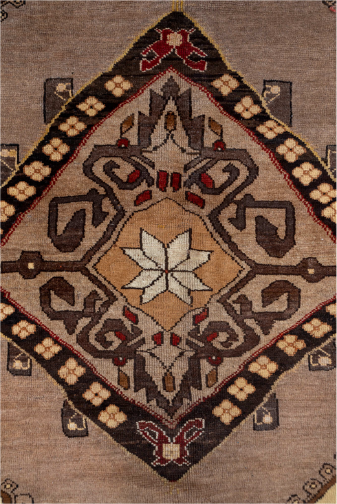 Vintage Kars Area Rug (7' x 9')